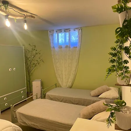 Paola's Garden Apartment *